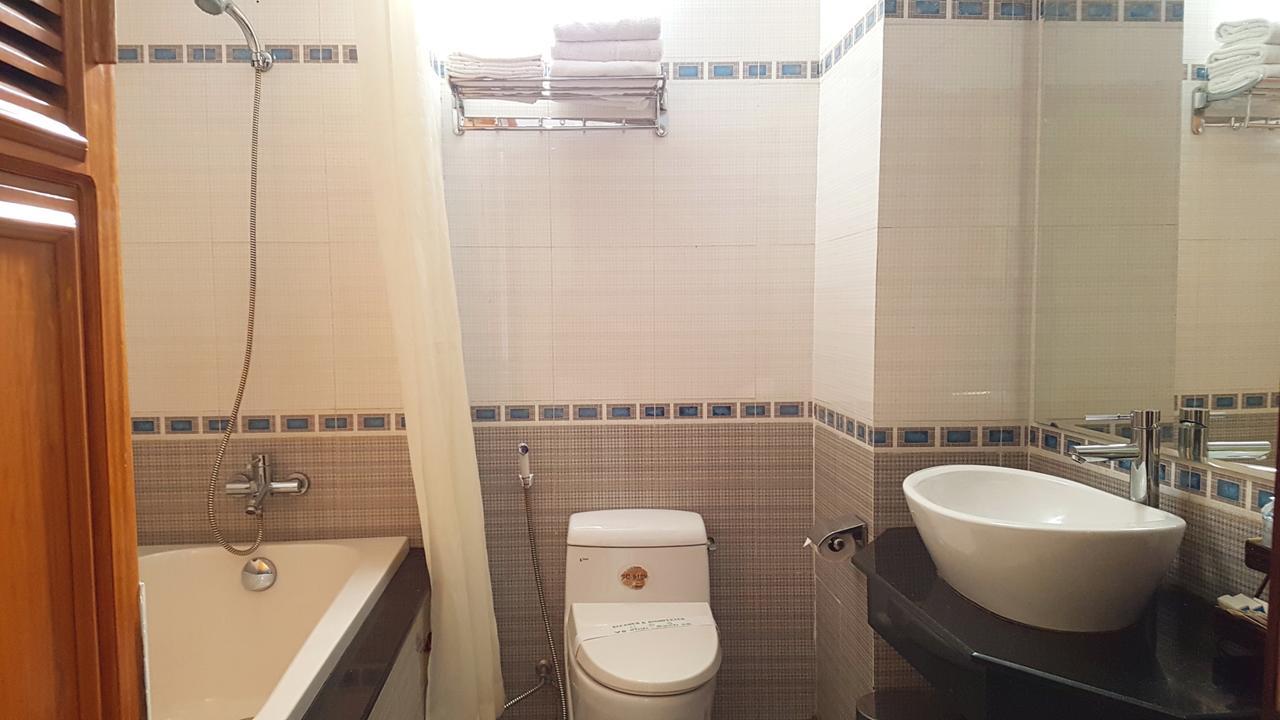 Duc Vuong Saigon Hotel - Cao Thang Хошимин Екстериор снимка